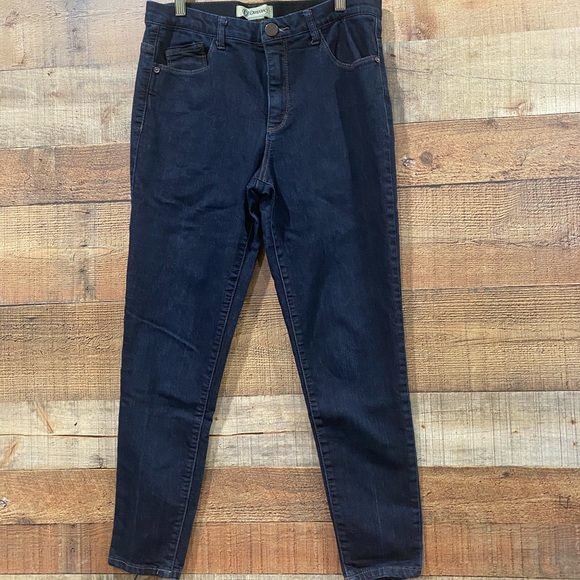 Democracy Denim - Democracy Ab Technology Dark Wash SlimmingJeans Size 8 Short